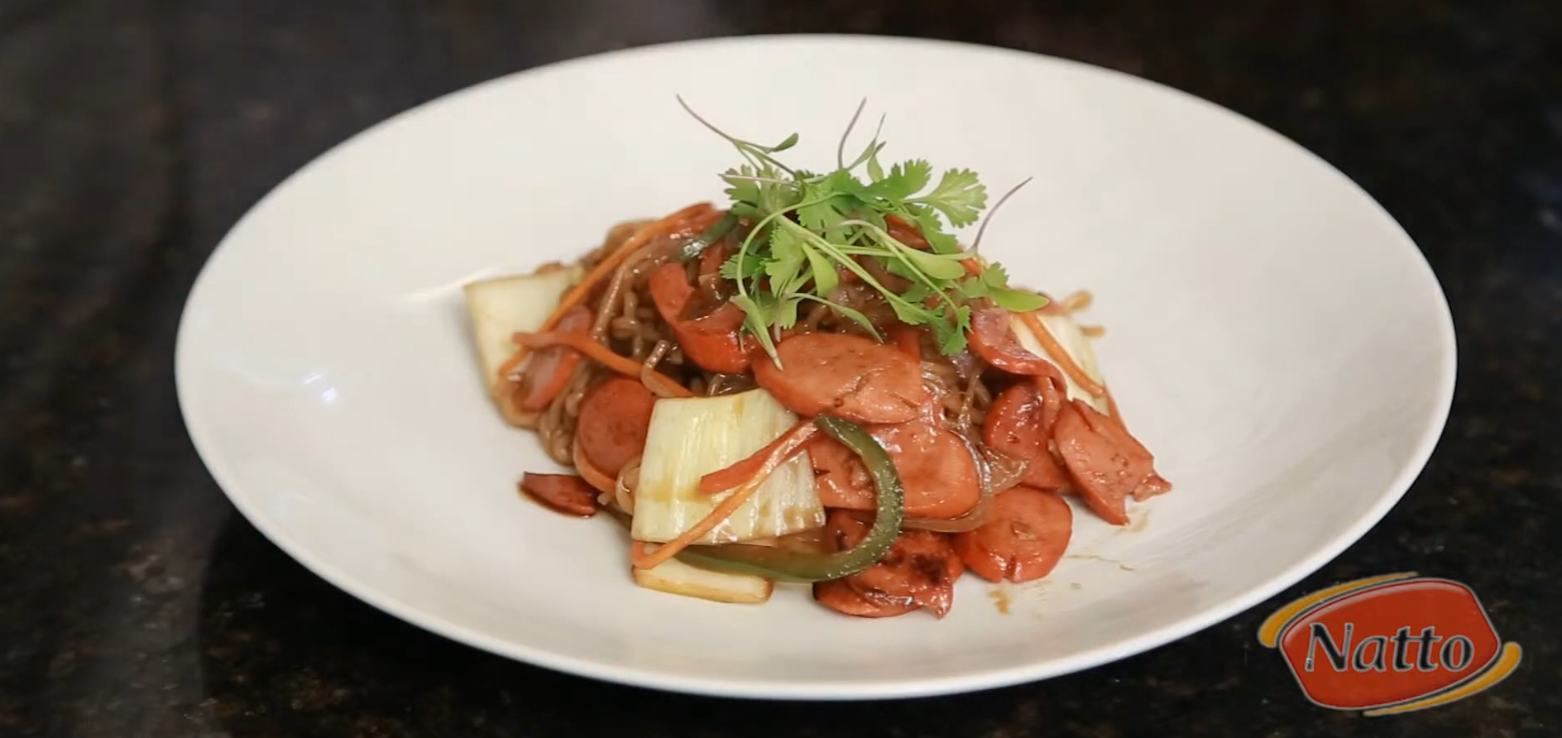 Yakisoba de Salsicha de Ave Natto