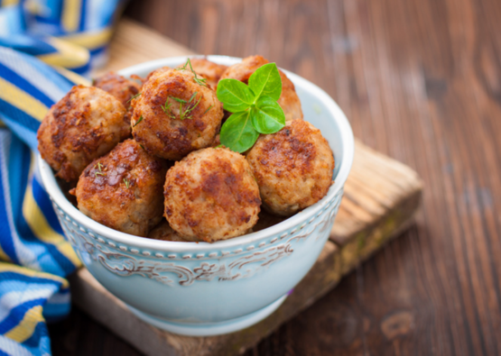 Almôndegas lights com Peito de Frango Natto