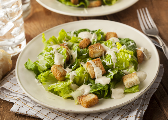 Salada Ceasar com Peito de Frango Natto