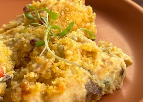 Brandade de polaca Natto com farofa crocante Brandade de polaca Natto com farofa crocante